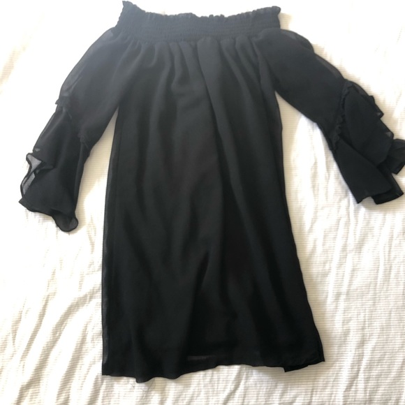 Off the shoulder dress - Picture 2 of 4